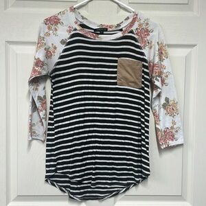 Women’s Top size Medium